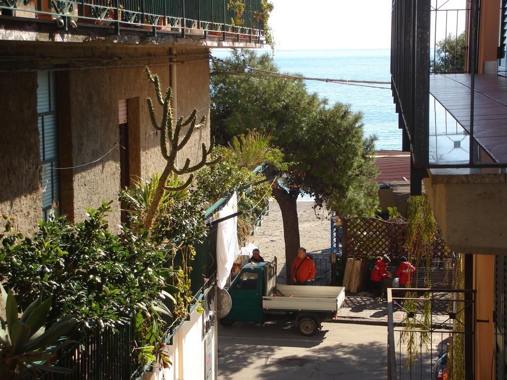 Vacanza Taormina Mare Mazzeo Habitación foto